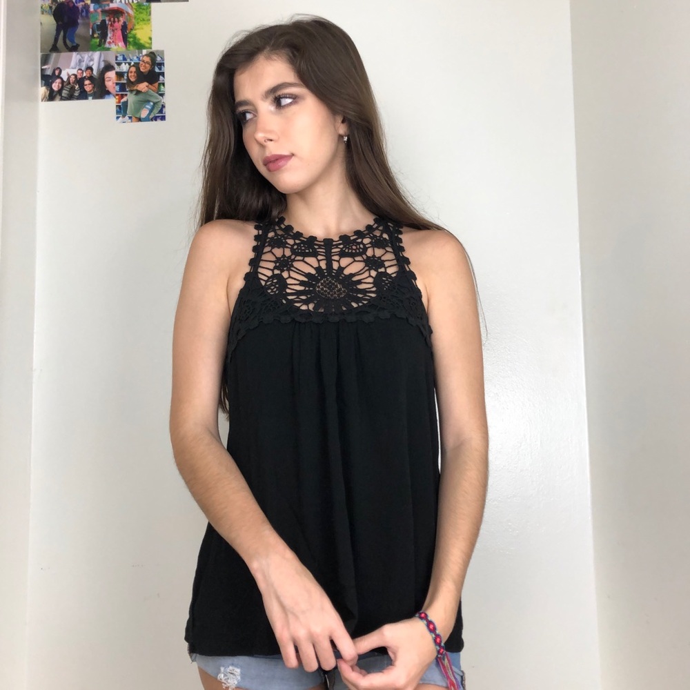BLACK LACE TANK TOP